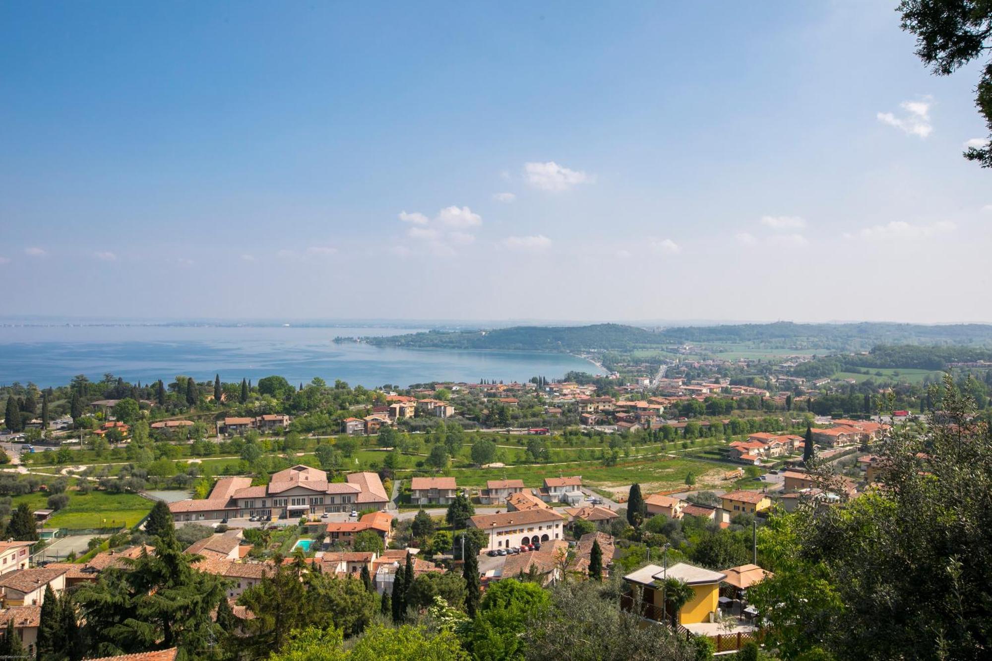 Appartamento Di Tommaso - Happy Rentals Desenzano del Garda Exterior photo